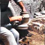 L'omonimo nipote Gioacchino nel 1955 costitu� la �Manifattura Ceramica G. D�Aniello & figli�, la prima azienda terlizzese di ceramiche dotata di un�organizzazione produttiva articolata 